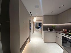 River Modern (D9), Apartment #527440391